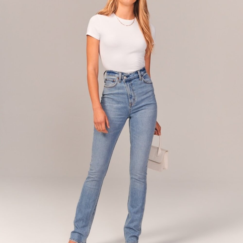Abercrombie & Fitch Women's 90's Slim Straight Ultra High Rise Jeans